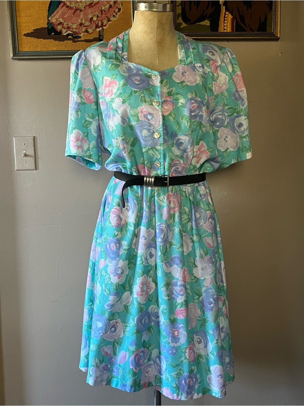 Vintage floral 80s Floral Mint Button-Front Dress